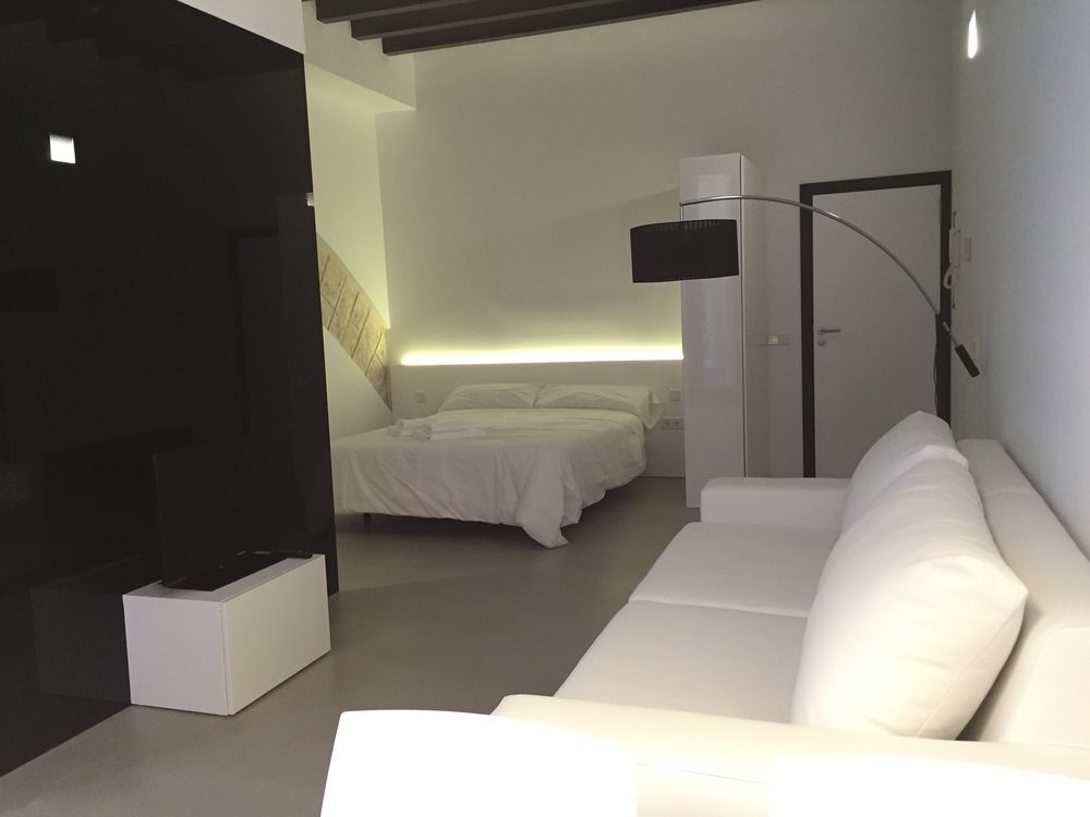 Lonja Suites Apartments Palma de Mallorca Exterior photo